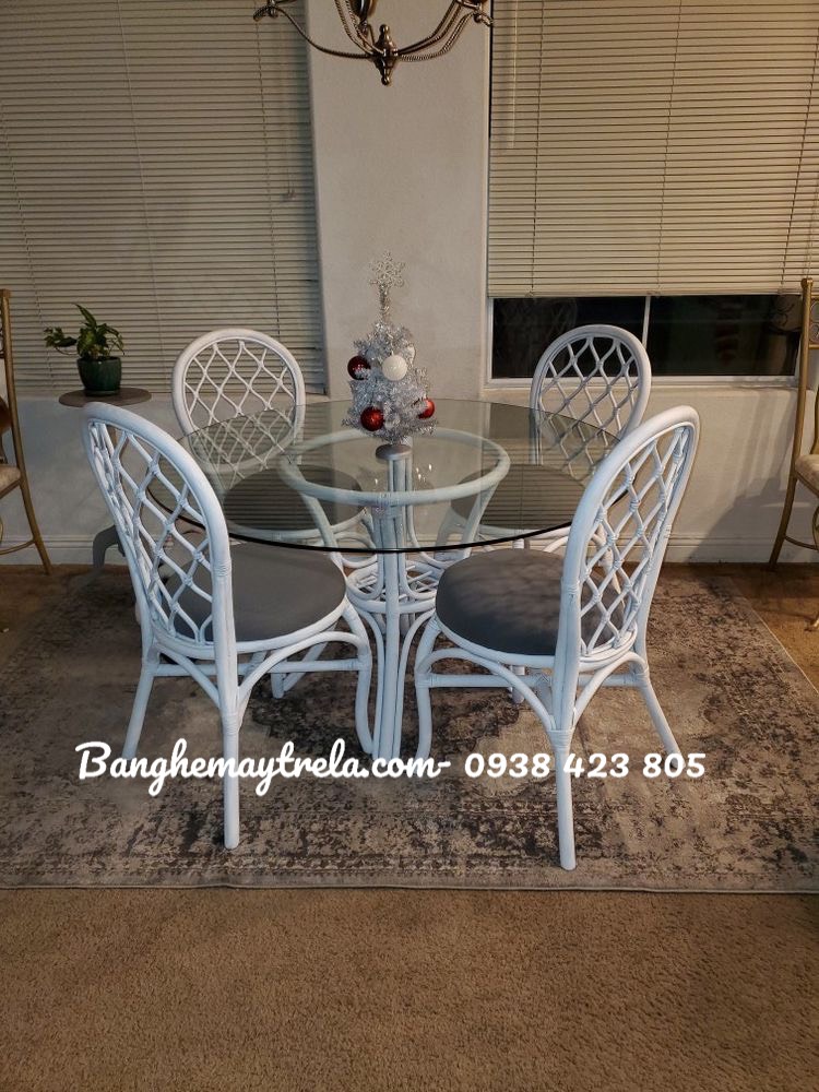 Bàn ghế ăn mây tự nhiên